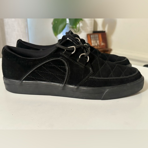 T.U.K. Black Suede D-Ring Sneaker US Men 11 US Women 13 - Picture 7 of 15